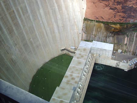 Glen Canyon Dam - Vue Plongeante