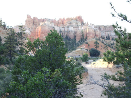 Les premiers hoodoos de Bryce Canyon Les premiers hoodoos de Bryce Canyon